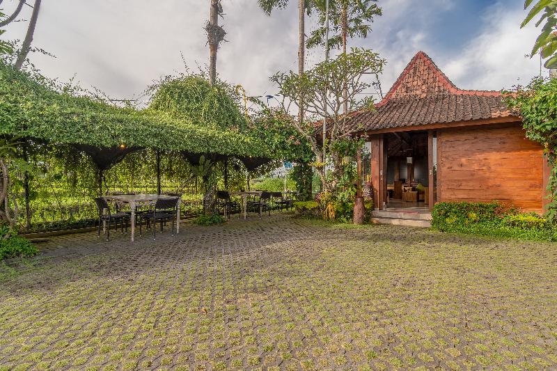 Nyanyi Sanctuary Villa By Ini Vie Hospitality Танах Лот Экстерьер фото